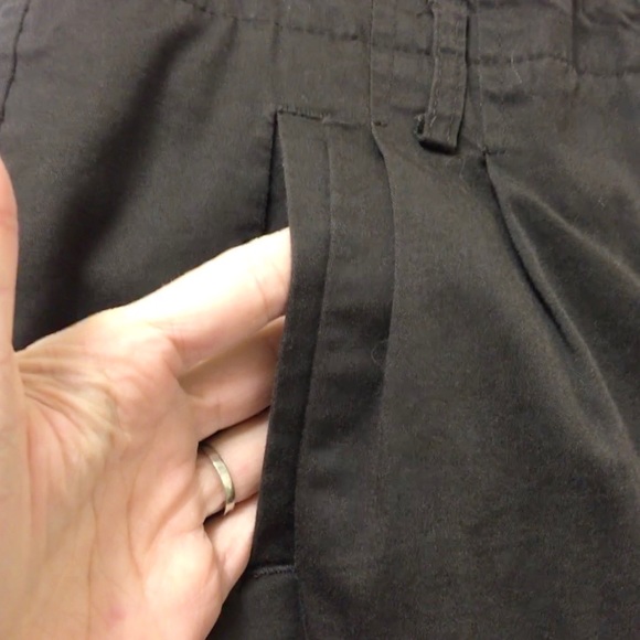 Limited Cassidy fit shorts, dark brown, size 14 - Picture 3 of 6